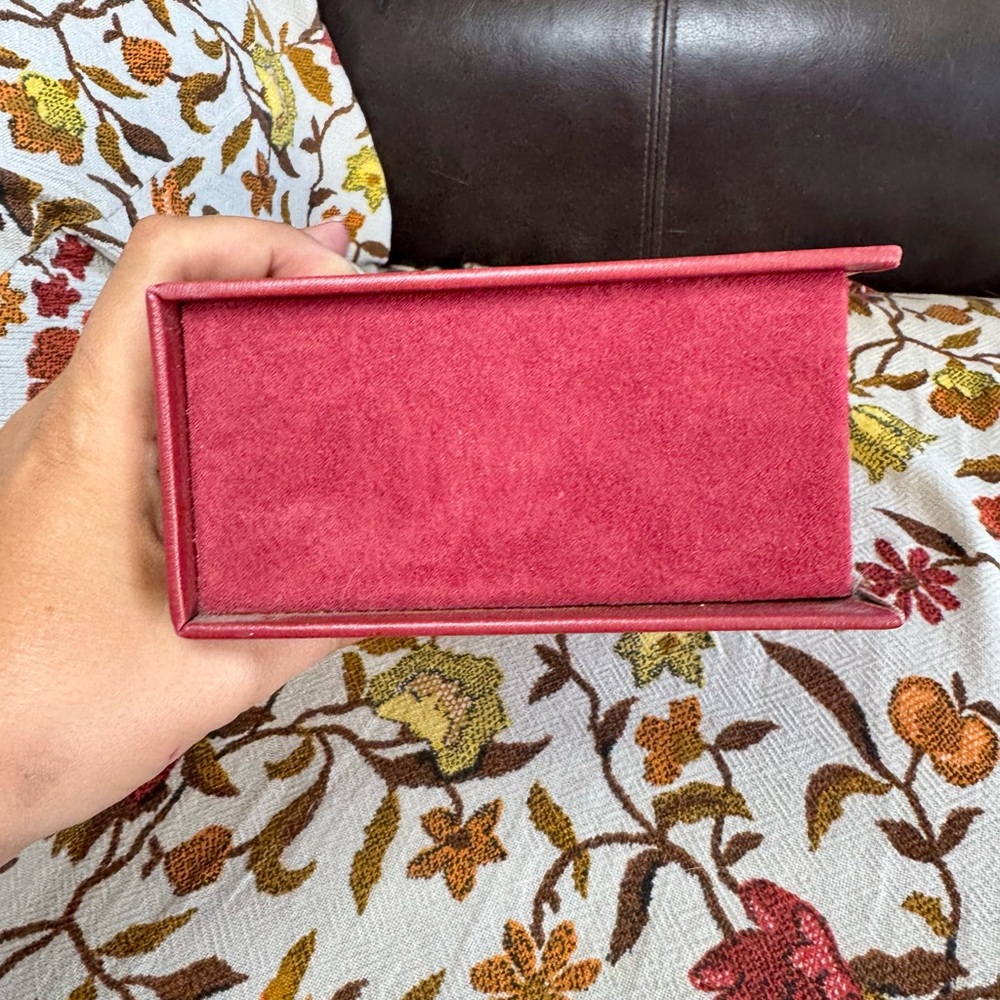 Antique Luxurious Red Velvet Storage Box with Hinged Lid - Picture 11 of 14